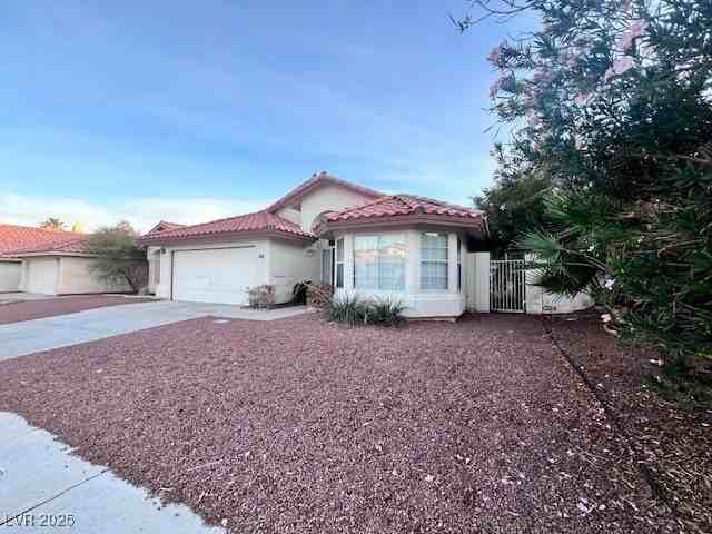1605 Los Alamos Dr - Photo 3 of 31