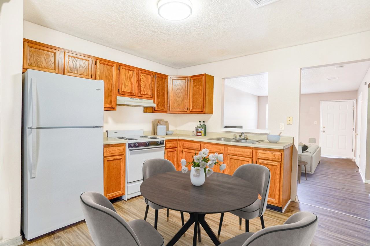 Romig Street Apartments - Photo 6 of 6