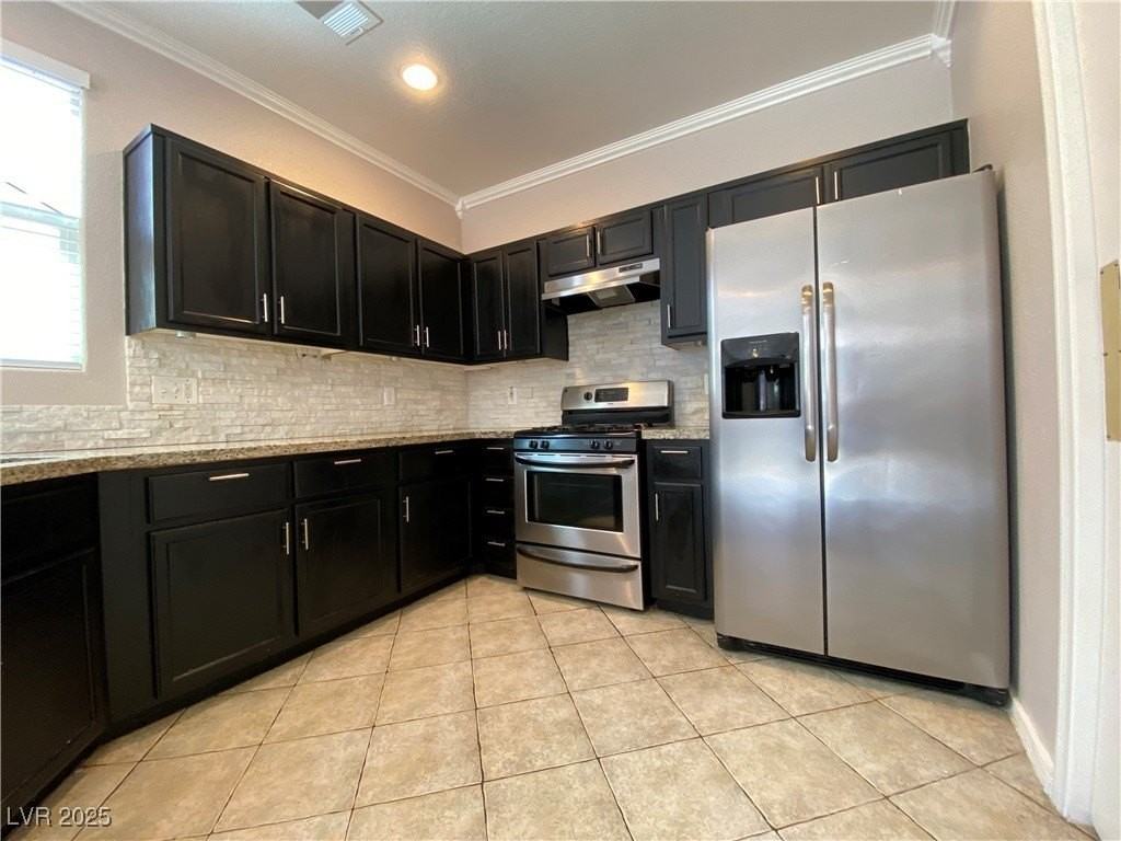 9293 Adamshurst Ave - Photo 4 of 26