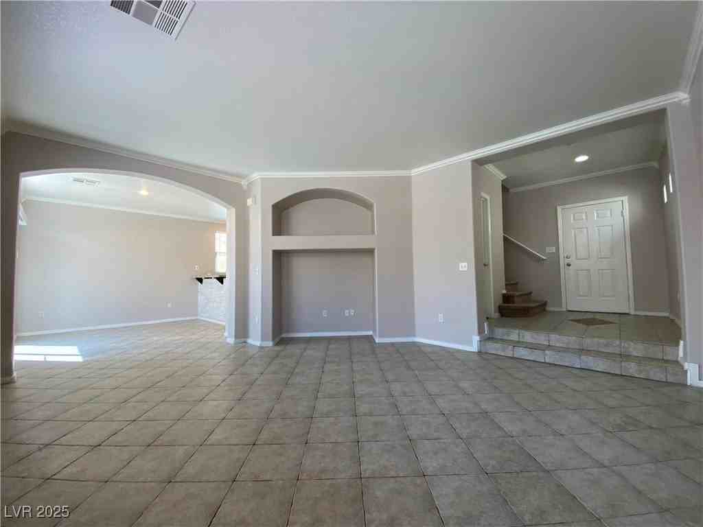 9293 Adamshurst Ave - Photo 6 of 26