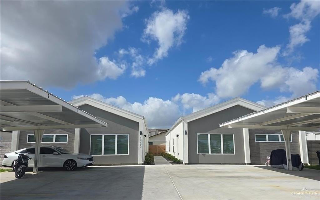 1300 E Hibiscus Ave #4