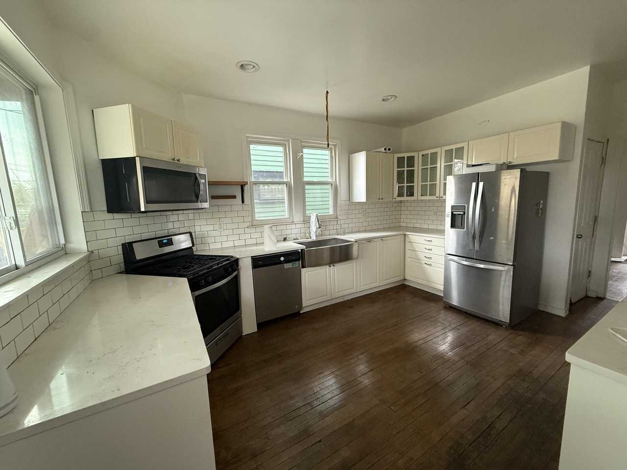 3788 Burns St - Photo 5 of 18