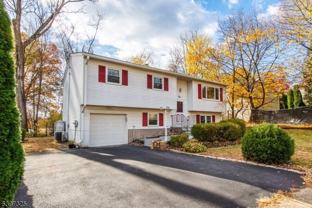 4 Maureen Ct - Photo 1 of 1