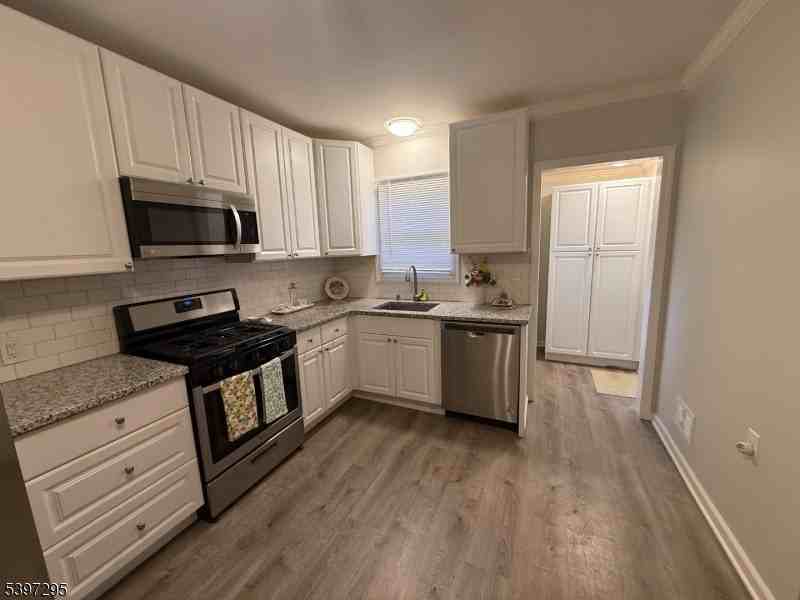 48 Myrtle Ave - Photo 4 of 17