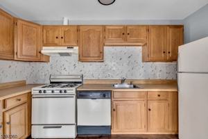 featured image of 1595 E 2nd St #2