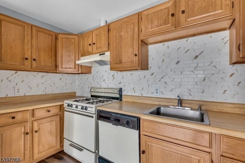 1595 E 2nd St #2 - Photo 3 of 13