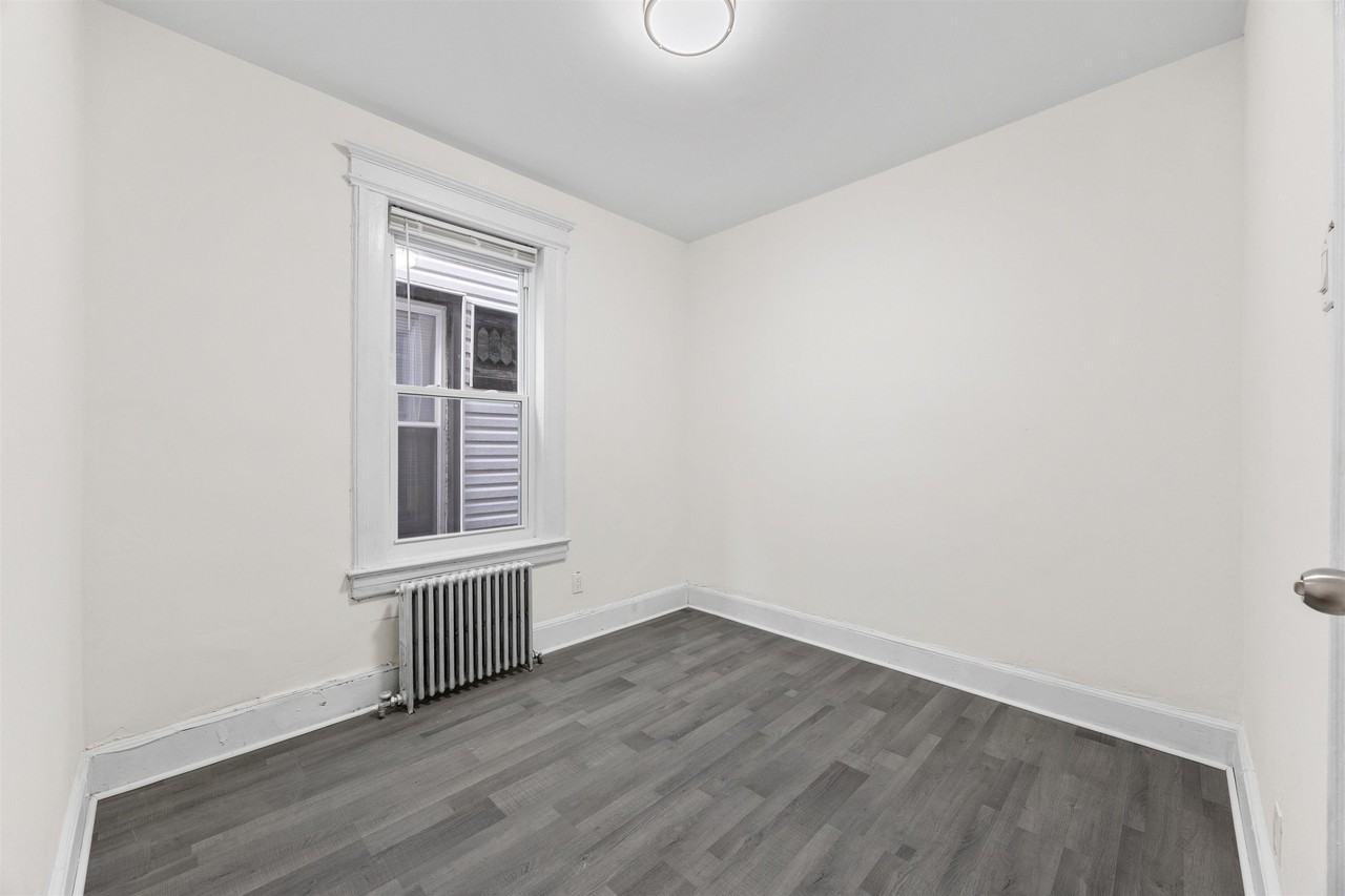 149 Bidwell Ave #2 - Photo 6 of 10