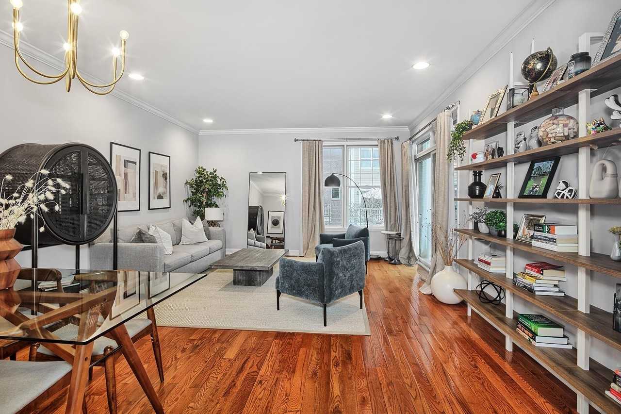 454 Albany Ct - Photo 2 of 30