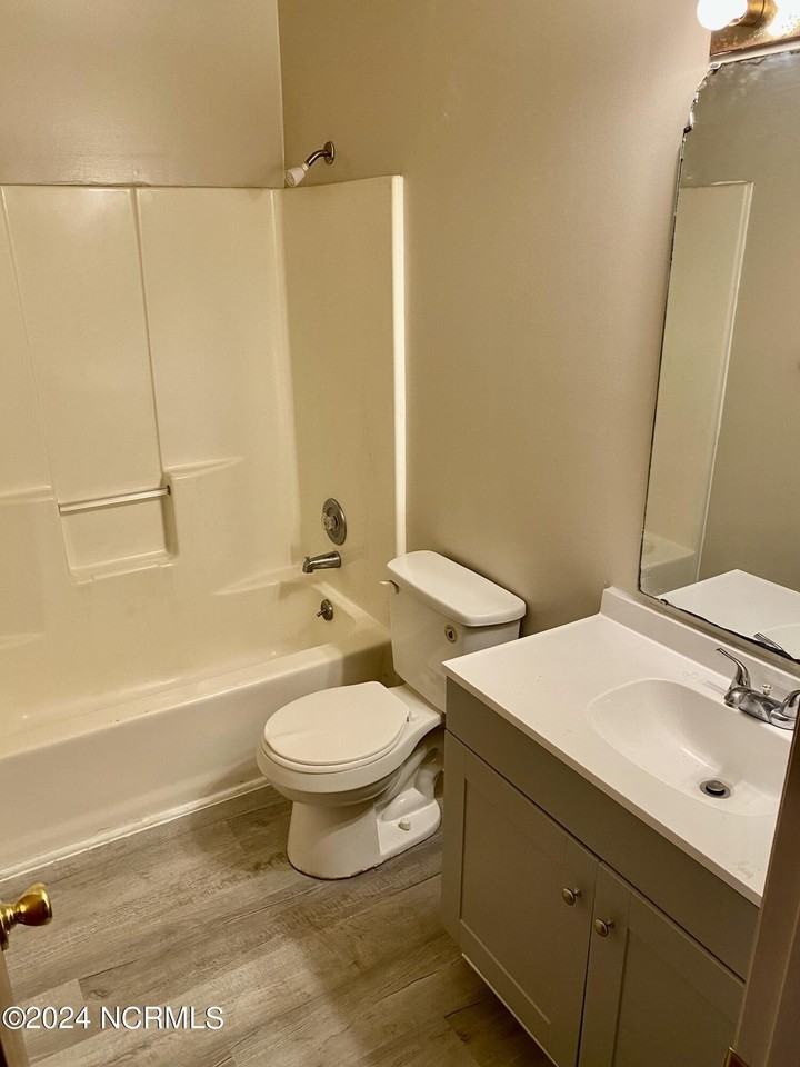 1008 Peed Dr Apt 11 #11 - Photo 4 of 7