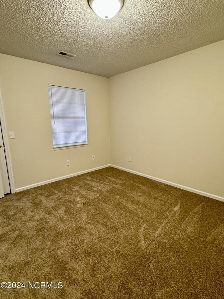 772 Third St Apt K #K - Photo 5 of 8