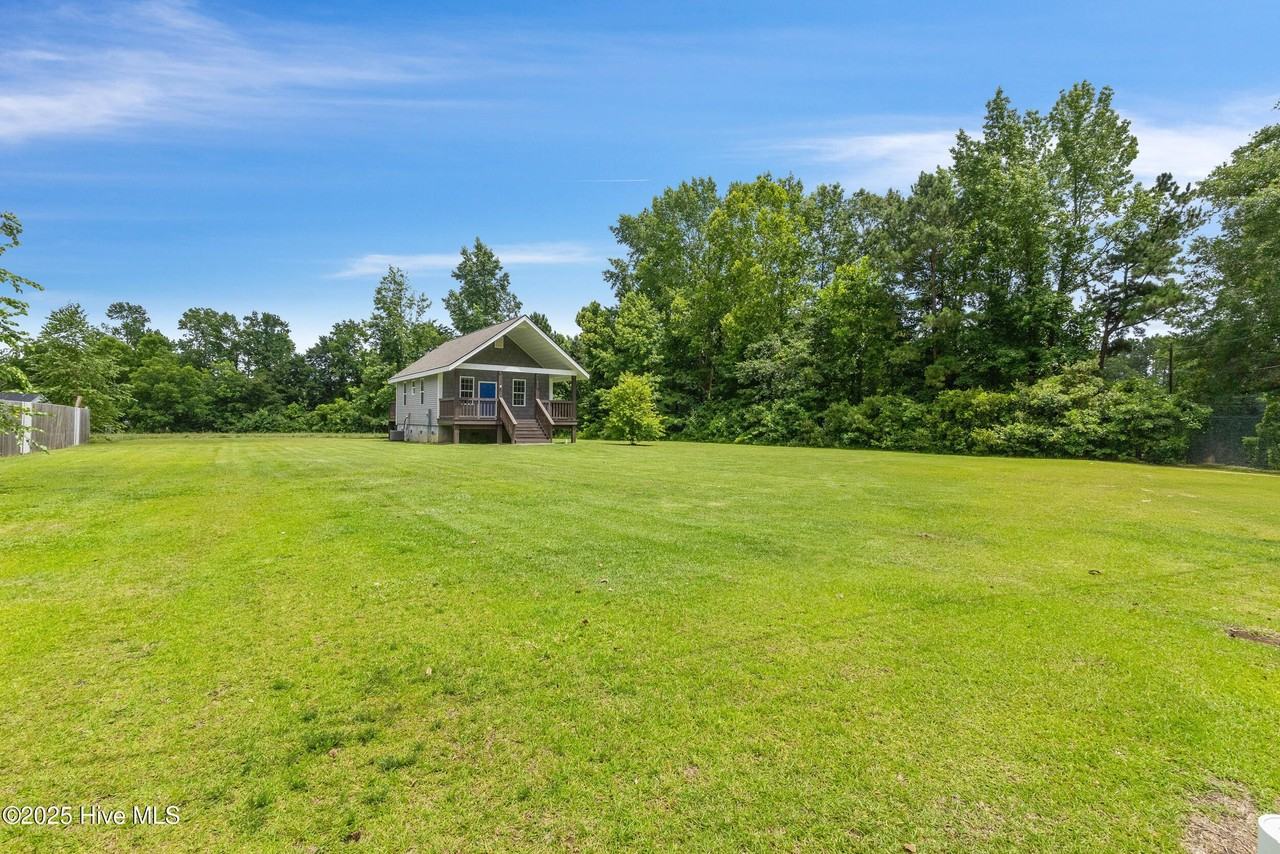 213 Sanders St - Photo 2 of 30