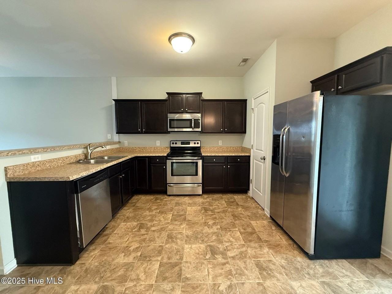 519 Oyster Rock Lane - Photo 2 of 13