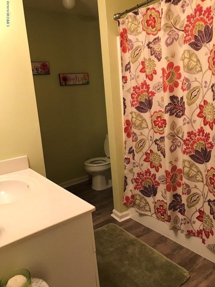 4146 Breezewood Dr Apt 202 #202 - Photo 4 of 16