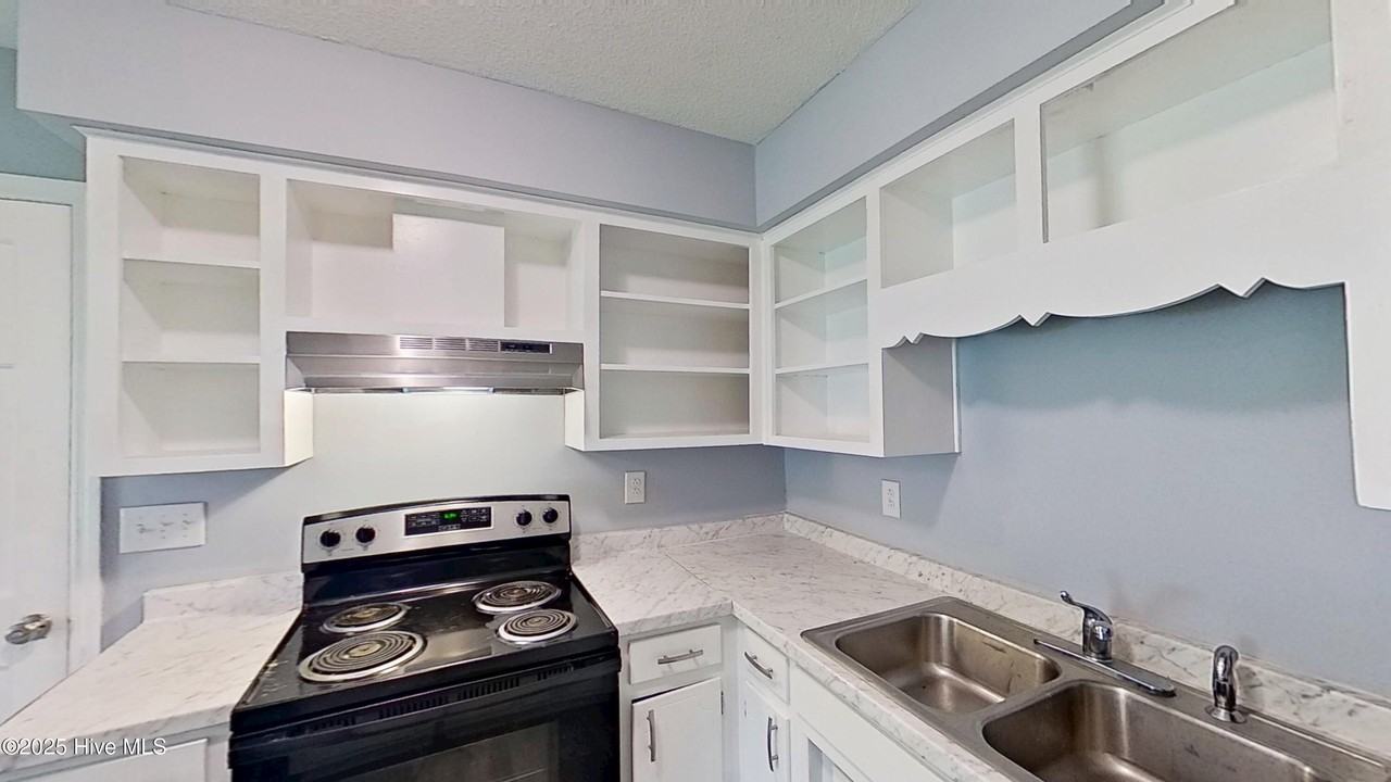 1329 Hazel Ave - Photo 7 of 21