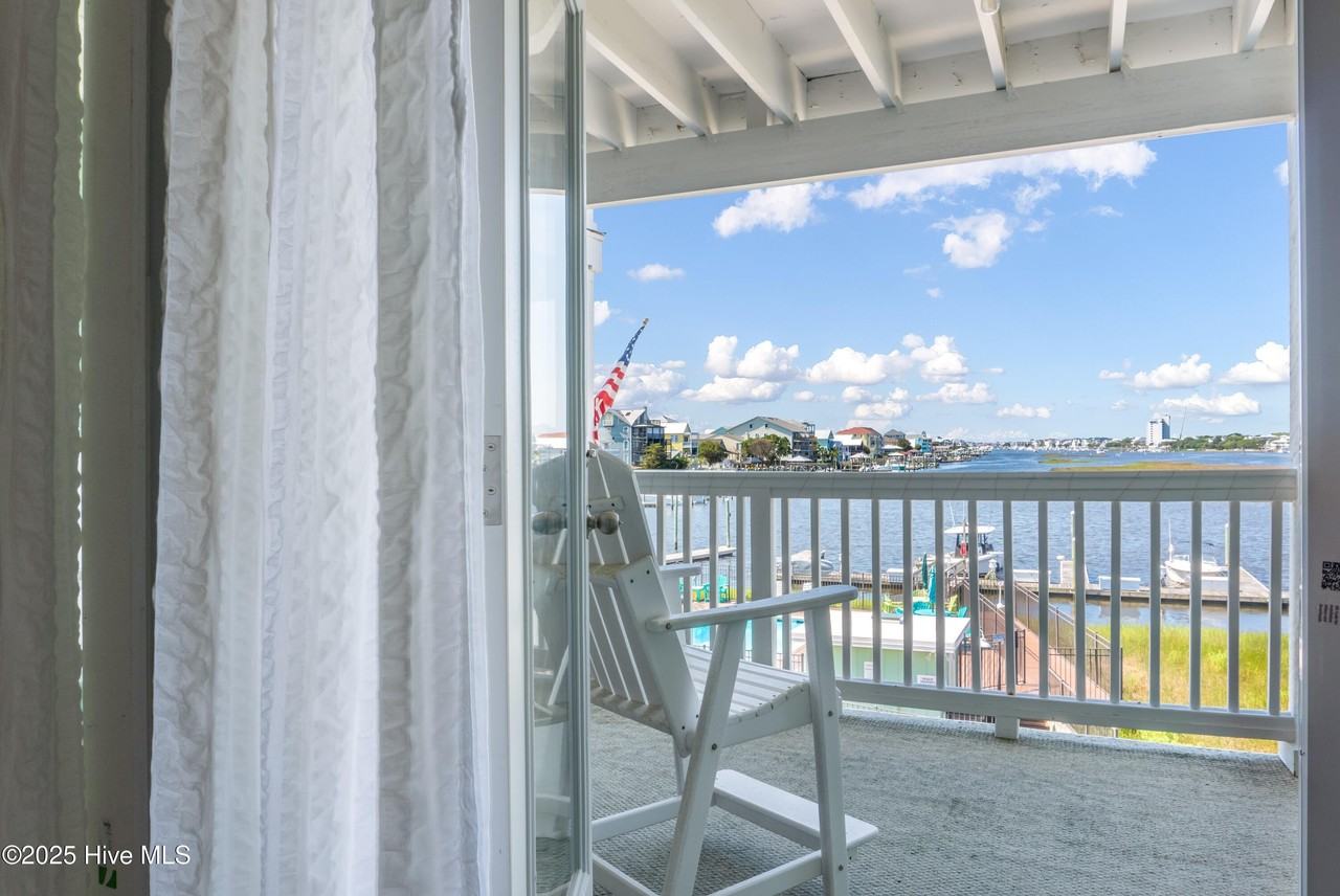 111 Florida Ave Apt 9 #9 - Photo 5 of 17