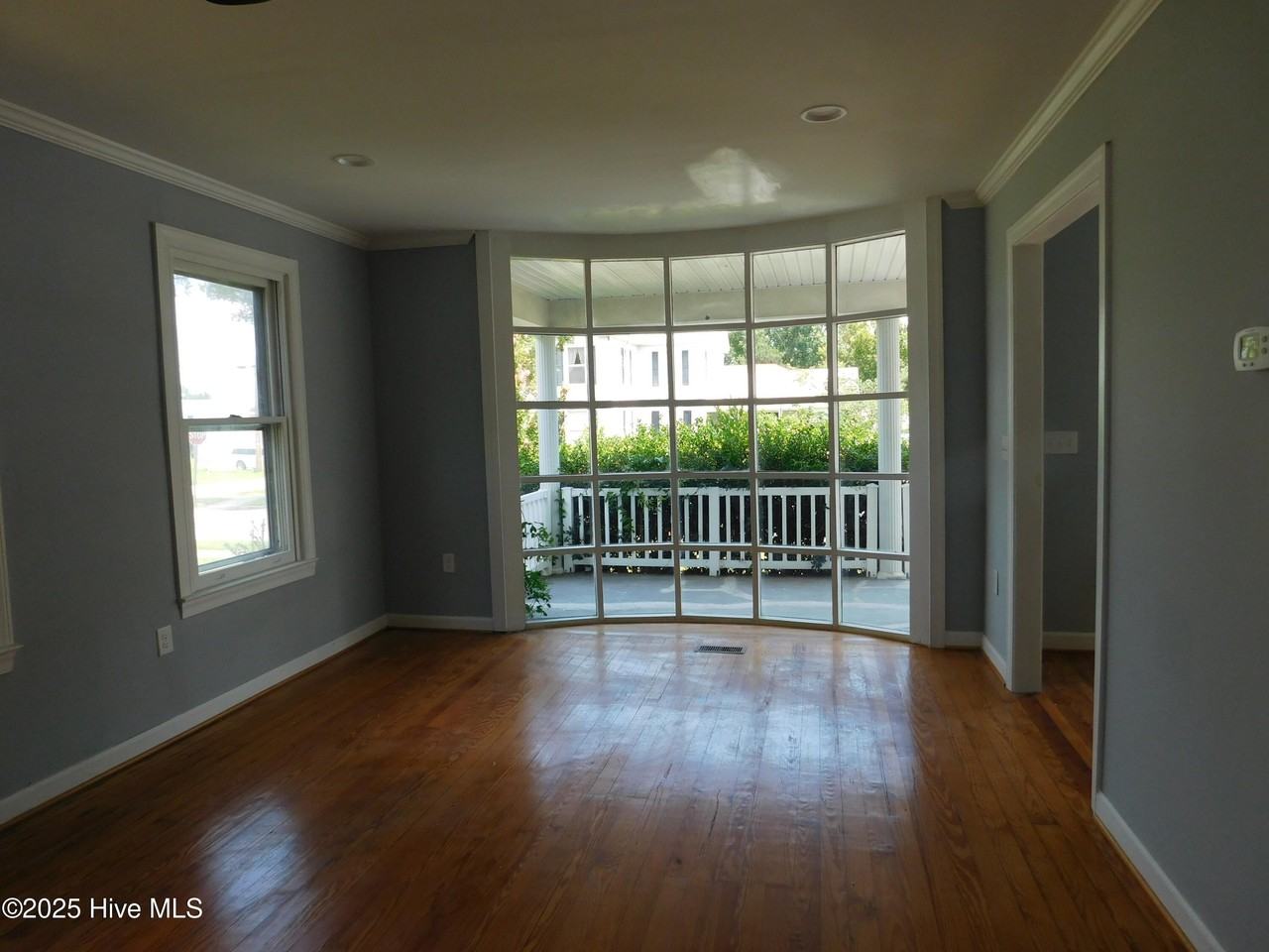 304 Avenue a - Photo 5 of 38