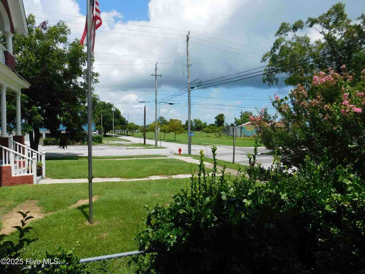 304 Avenue a - Photo 6 of 38