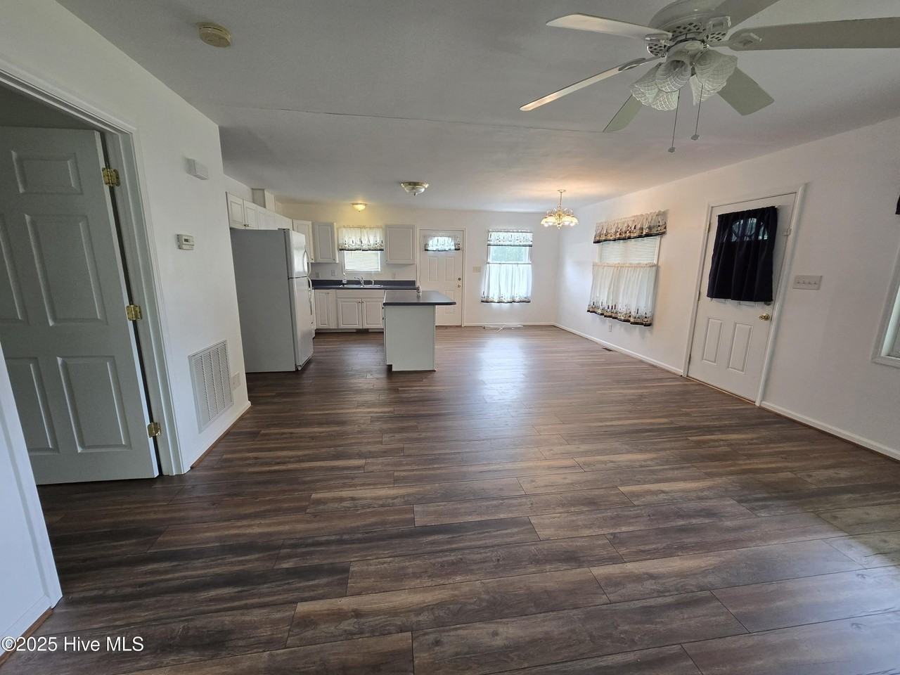 930 Porter Rd - Photo 4 of 21