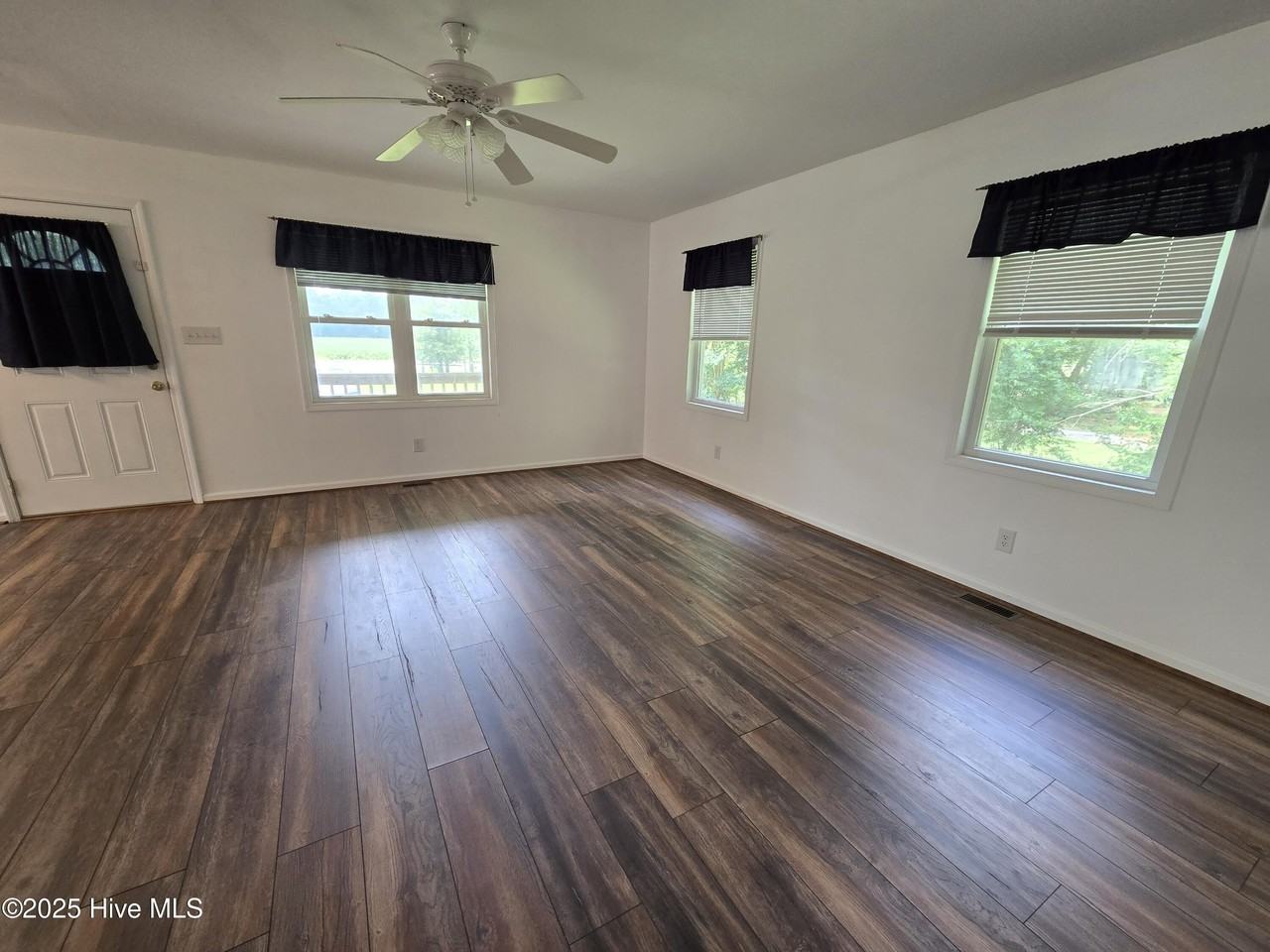 930 Porter Rd - Photo 5 of 21