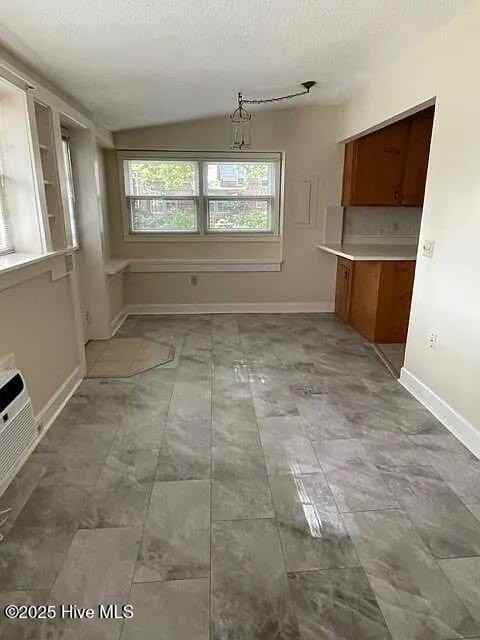 206 N Poplar St Unit G #G - Photo 3 of 10