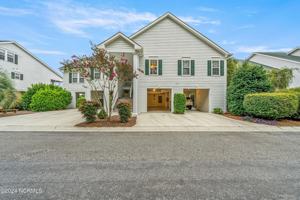 featured image of 3145 Lakeside Commons Dr Se #1