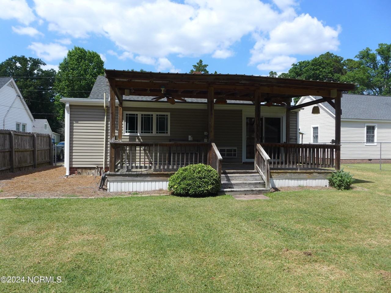 1404 Peachtree St - Photo 2 of 17