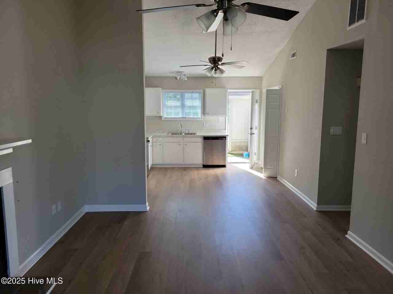 1918 Buxton Rd - Photo 2 of 10