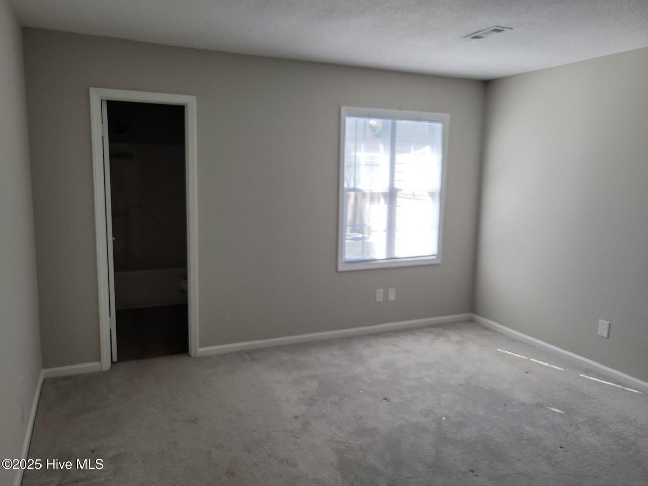 1918 Buxton Rd - Photo 6 of 10