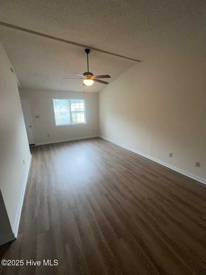 1708 Wine Press Ct - Photo 3 of 12