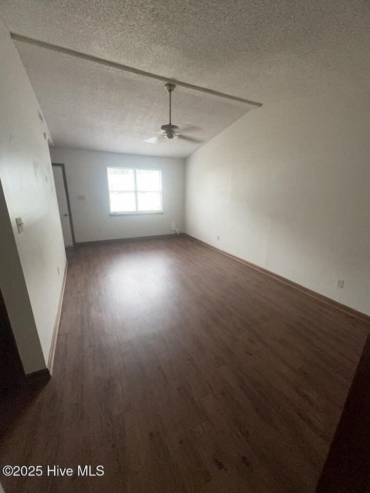 1710 Wine Press Court - Photo 2 of 11