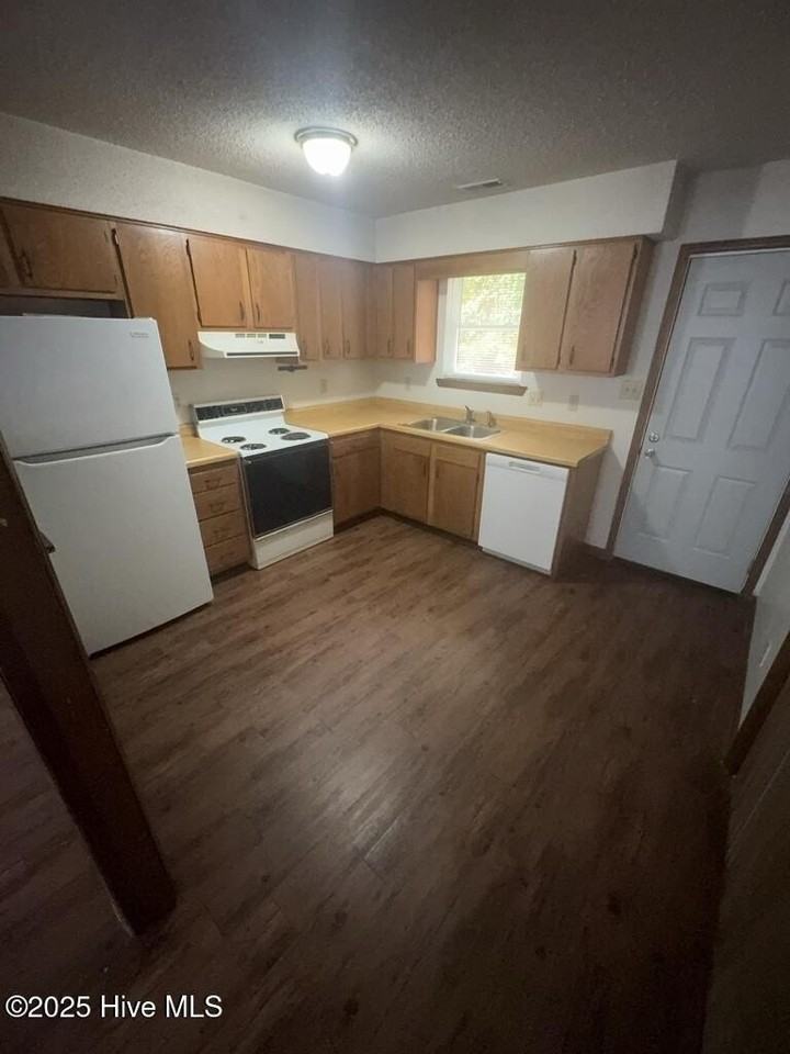 1710 Wine Press Court - Photo 4 of 11