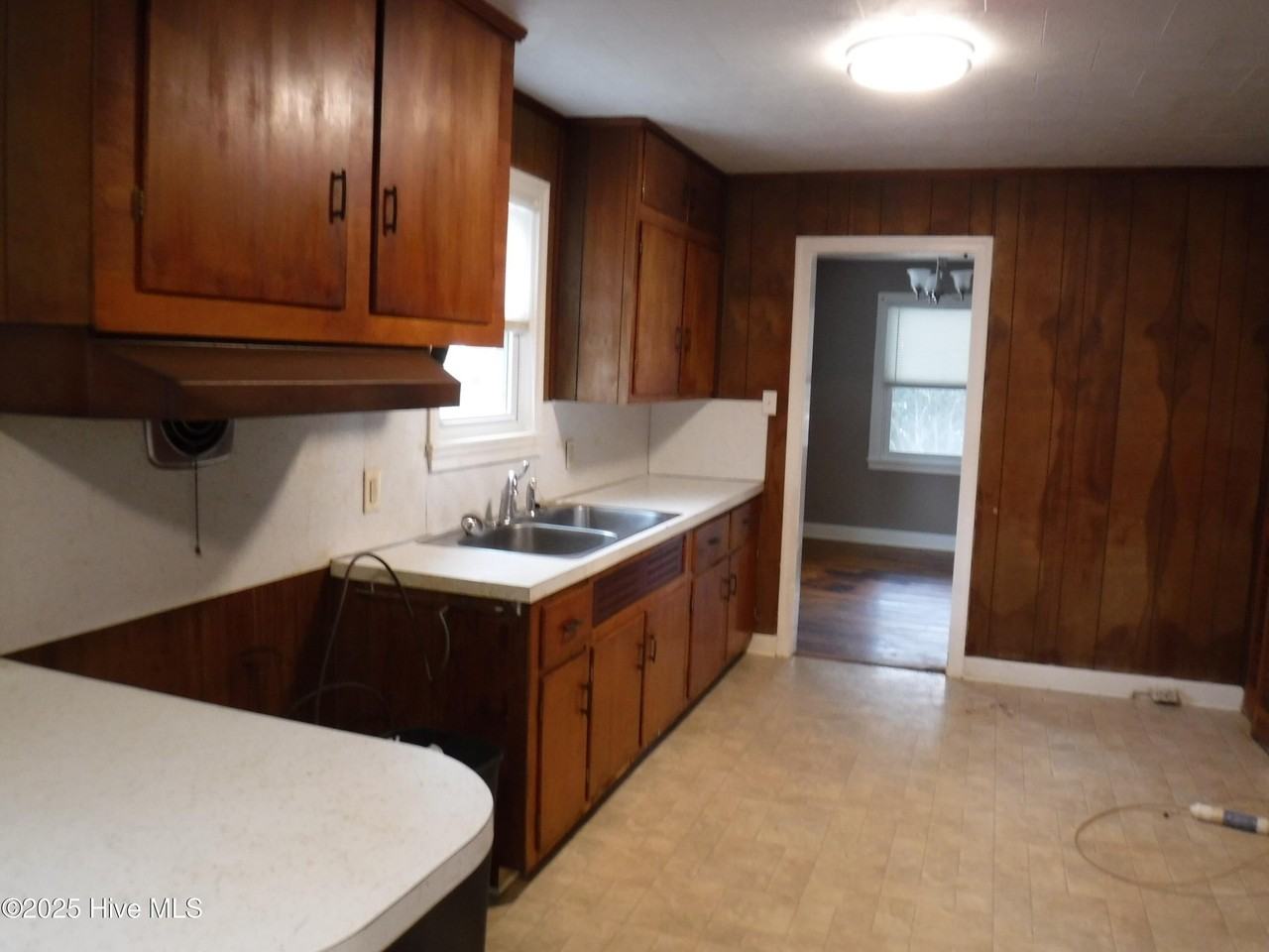 1100 W Williams Cir - Photo 3 of 7