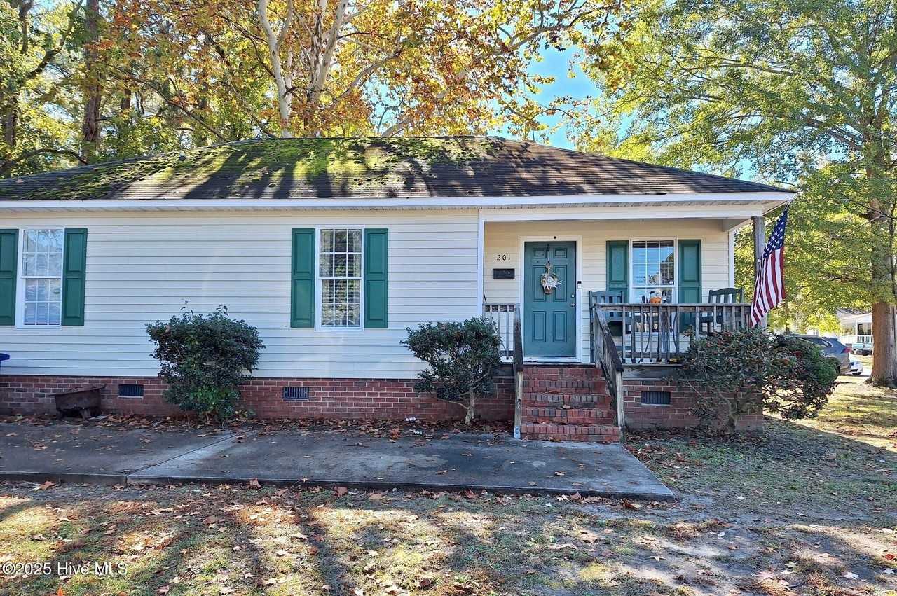 201 S Meade St - Photo 2 of 2