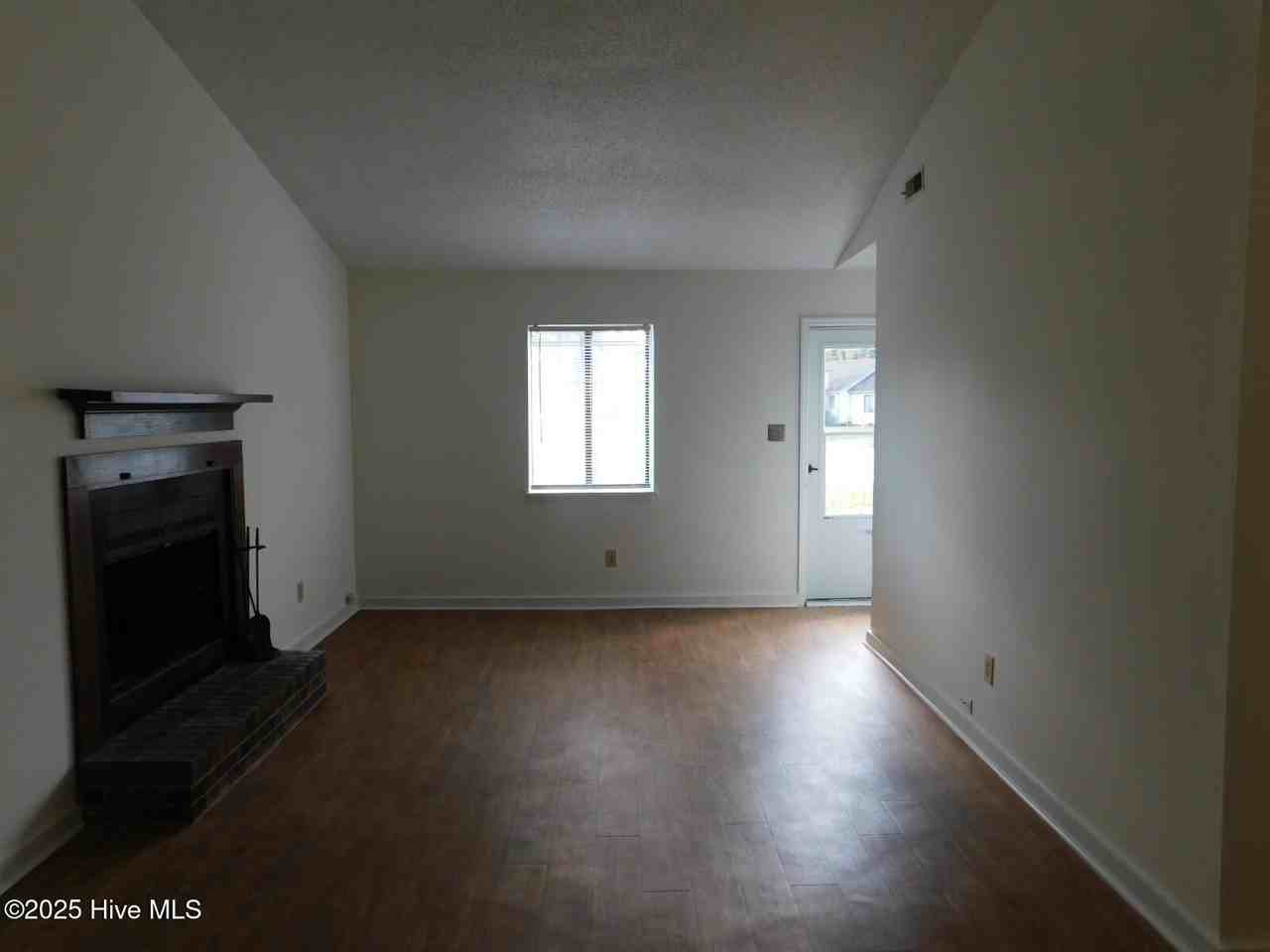 204 Cedar Ridge Lane - Photo 5 of 18