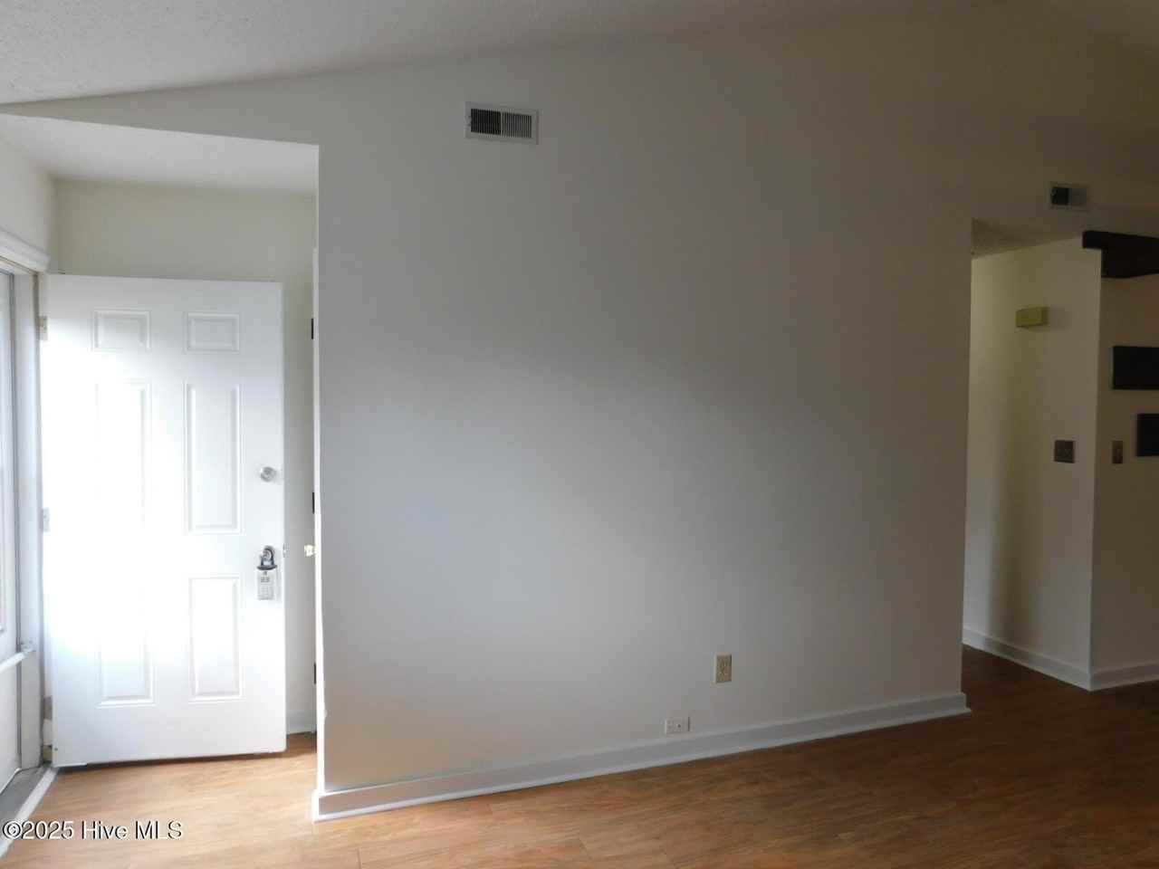 204 Cedar Ridge Lane - Photo 7 of 18