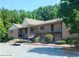featured image of 2928 W Hills Dr Apt F #F