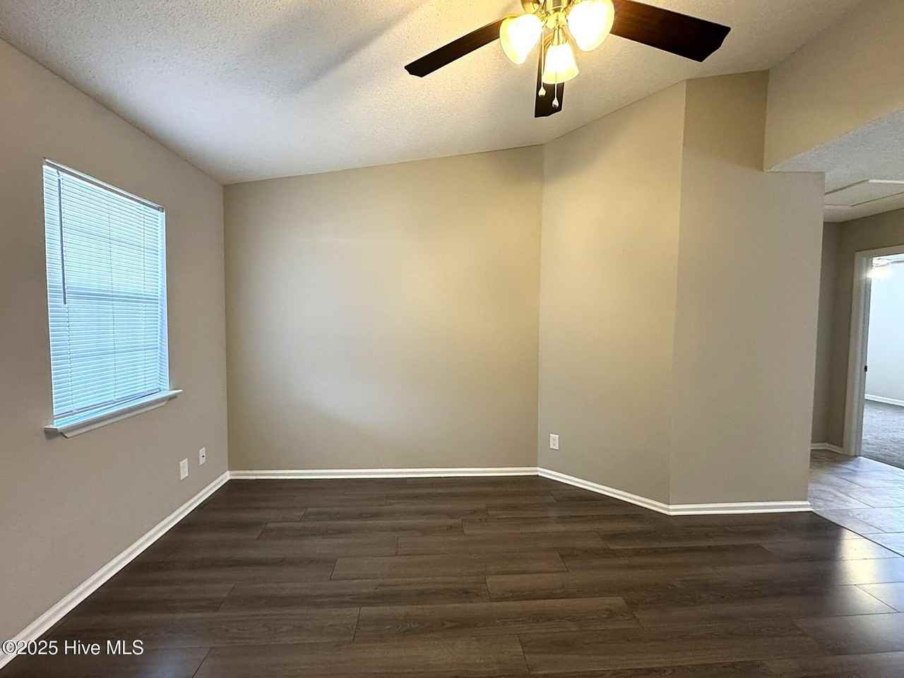 2385 Hurt Dr - Photo 4 of 19