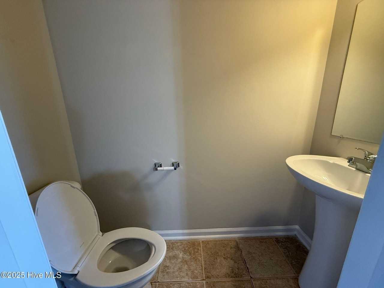 303 Timberlake Trl - Photo 4 of 10