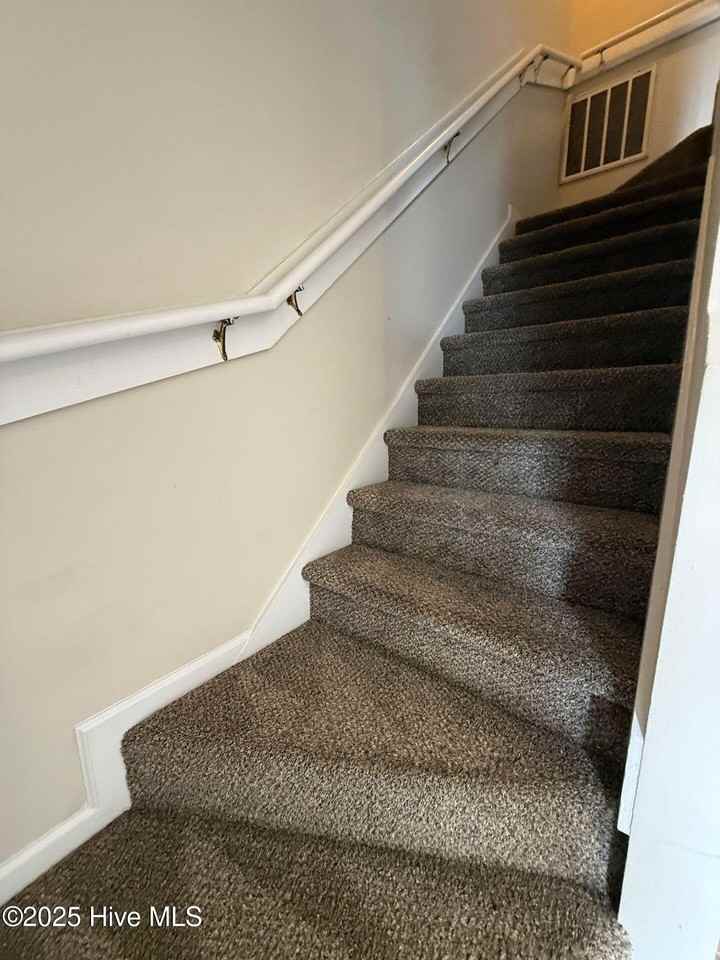 303 Timberlake Trl - Photo 5 of 10