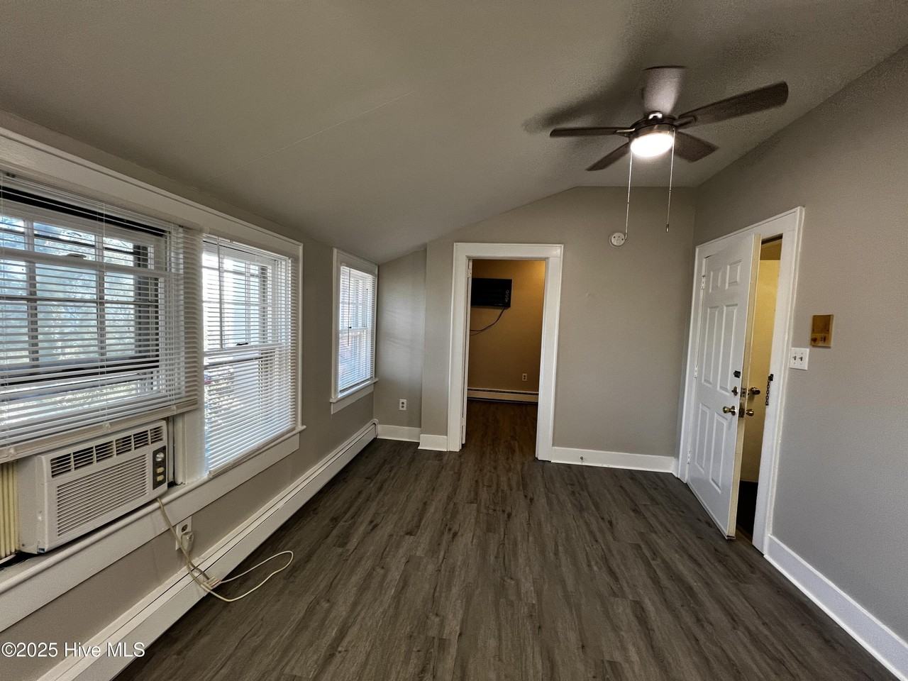 1221 Carolina Ave Ste 3d #3D - Photo 3 of 7