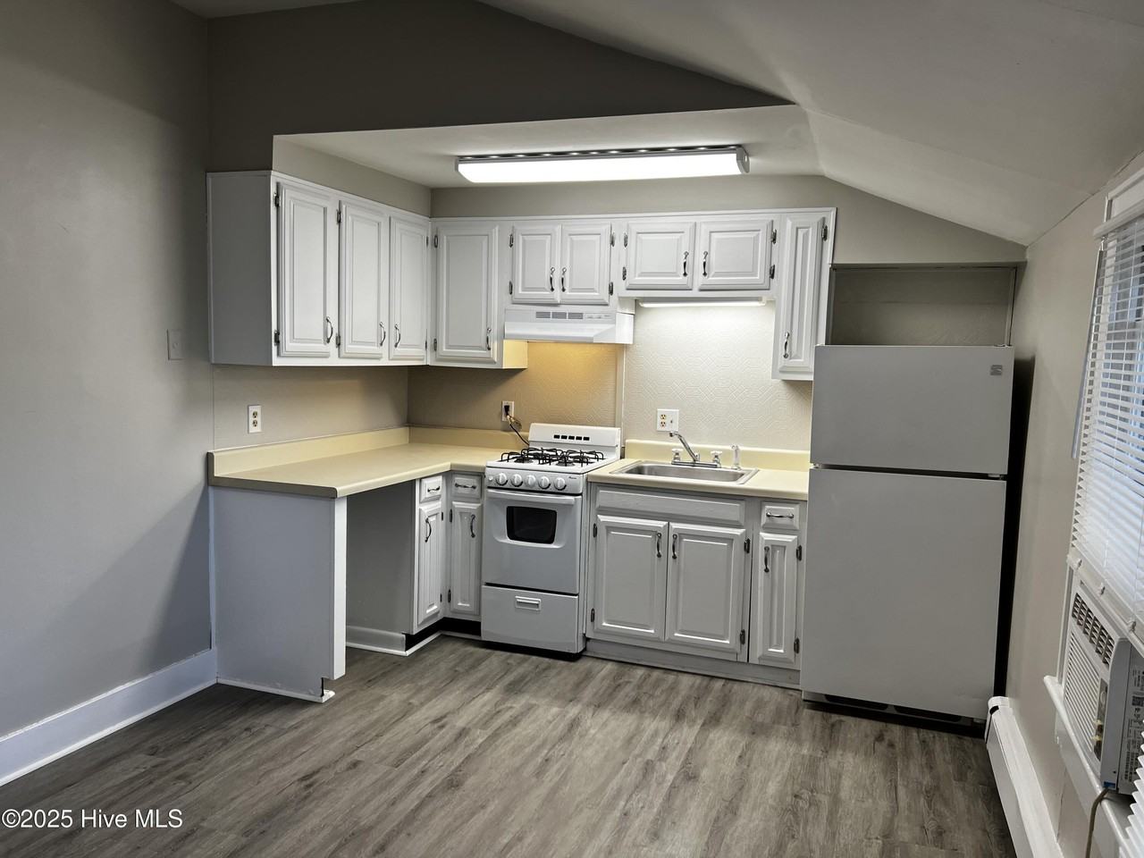 1221 Carolina Ave Ste 3d #3D - Photo 4 of 7