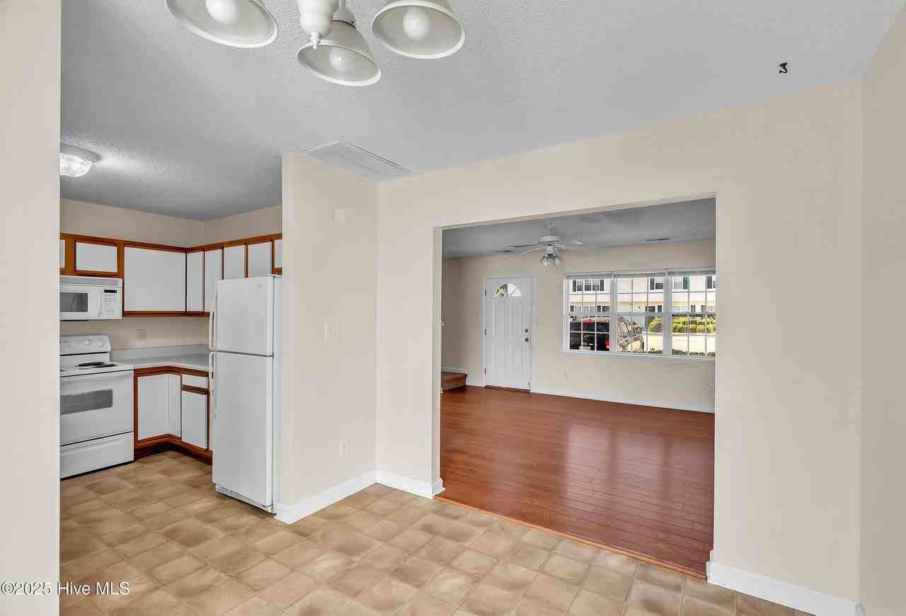 57 Pirates Cove Dr - Photo 7 of 26