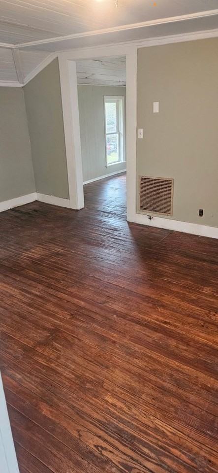 W Main 305B - Photo 3 of 6