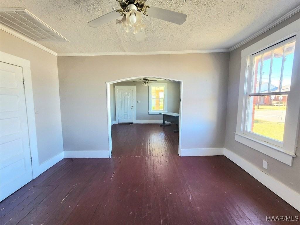 210 W Osceola St - Photo 4 of 28