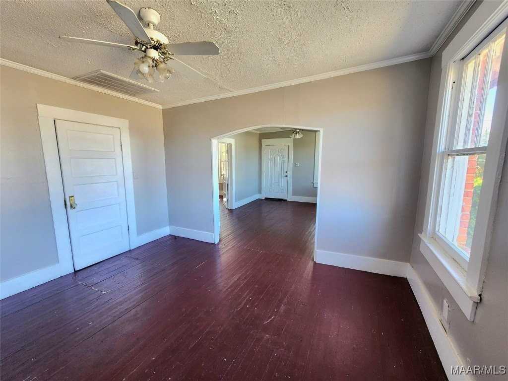 210 W Osceola St - Photo 5 of 28