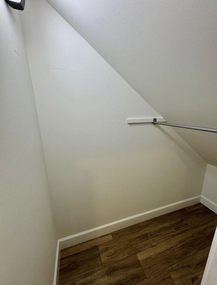 135 S Jefferson St #2 - Photo 3 of 19