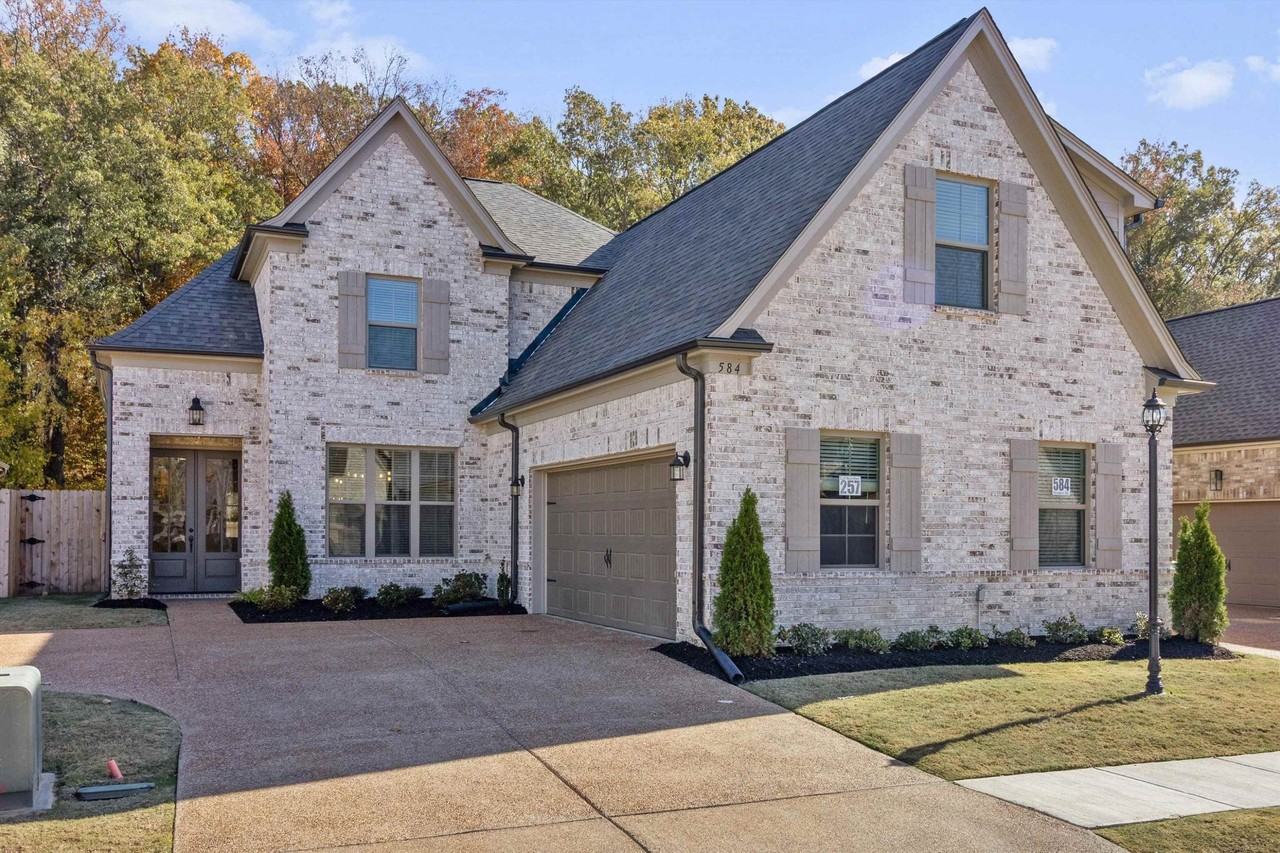 584 Holden Dr - Photo 2 of 27