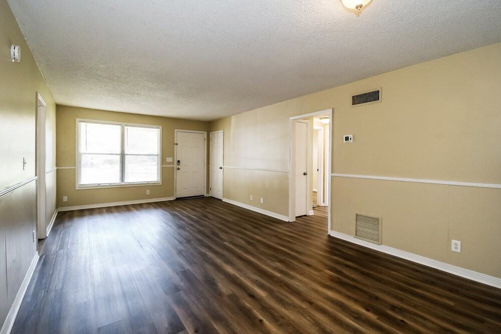 1658 Louvre Dr - Photo 6 of 16