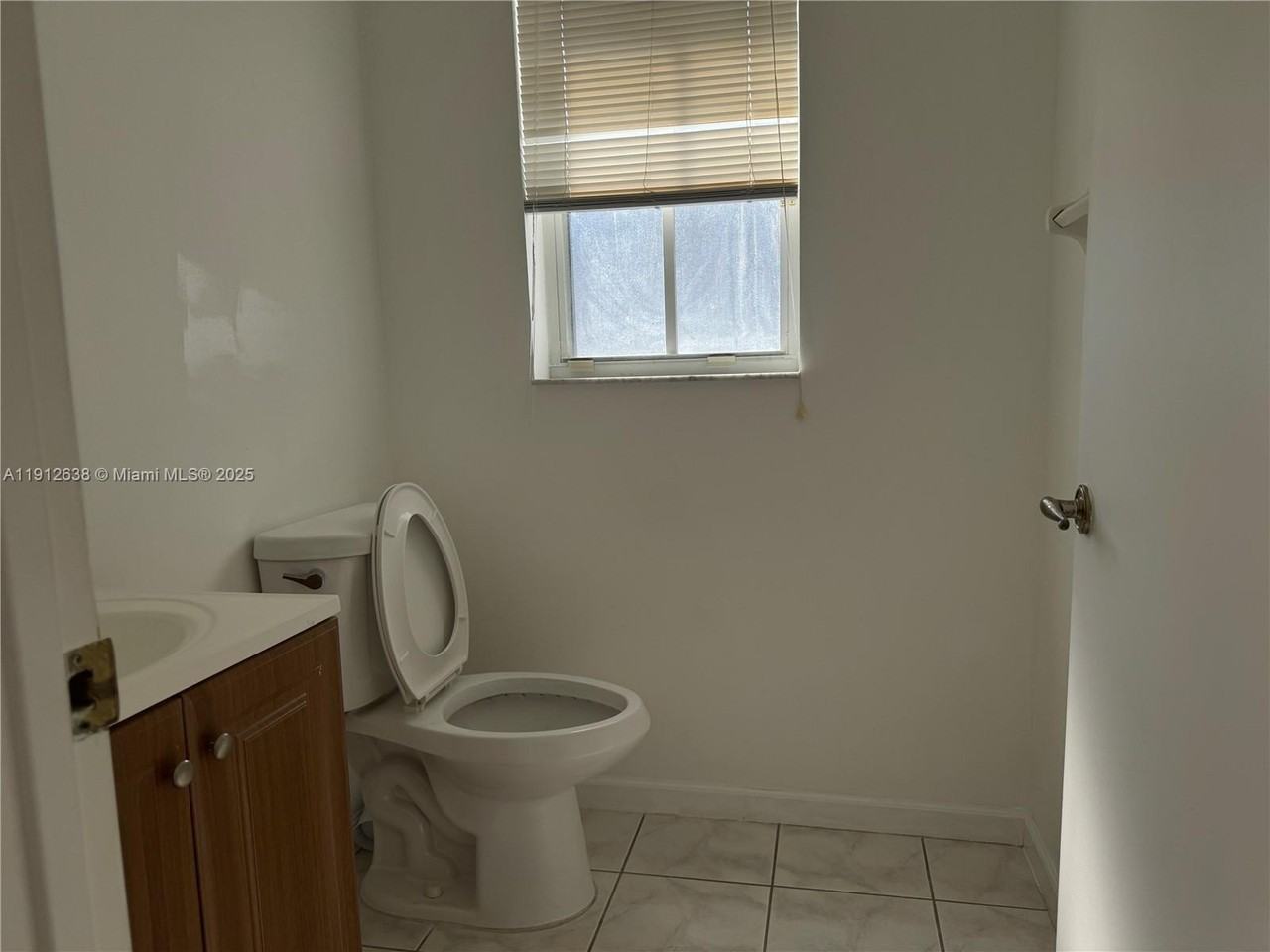 16881 Sw 1st Mnr - Photo 4 of 19