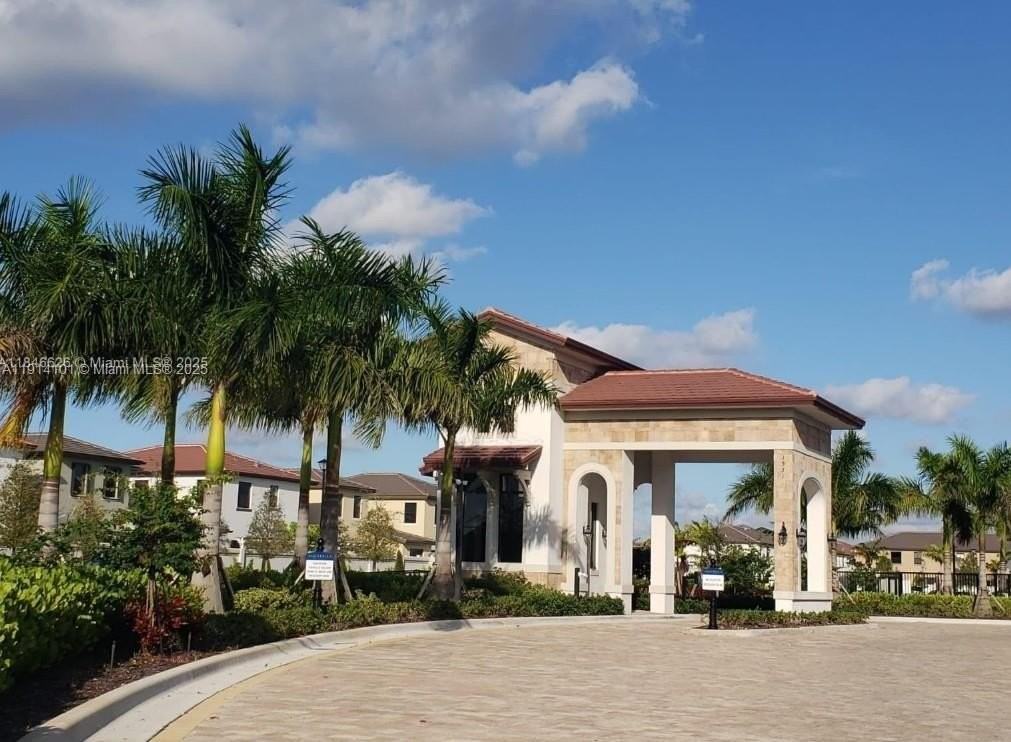 3310 W 114th Ter - Photo 4 of 50